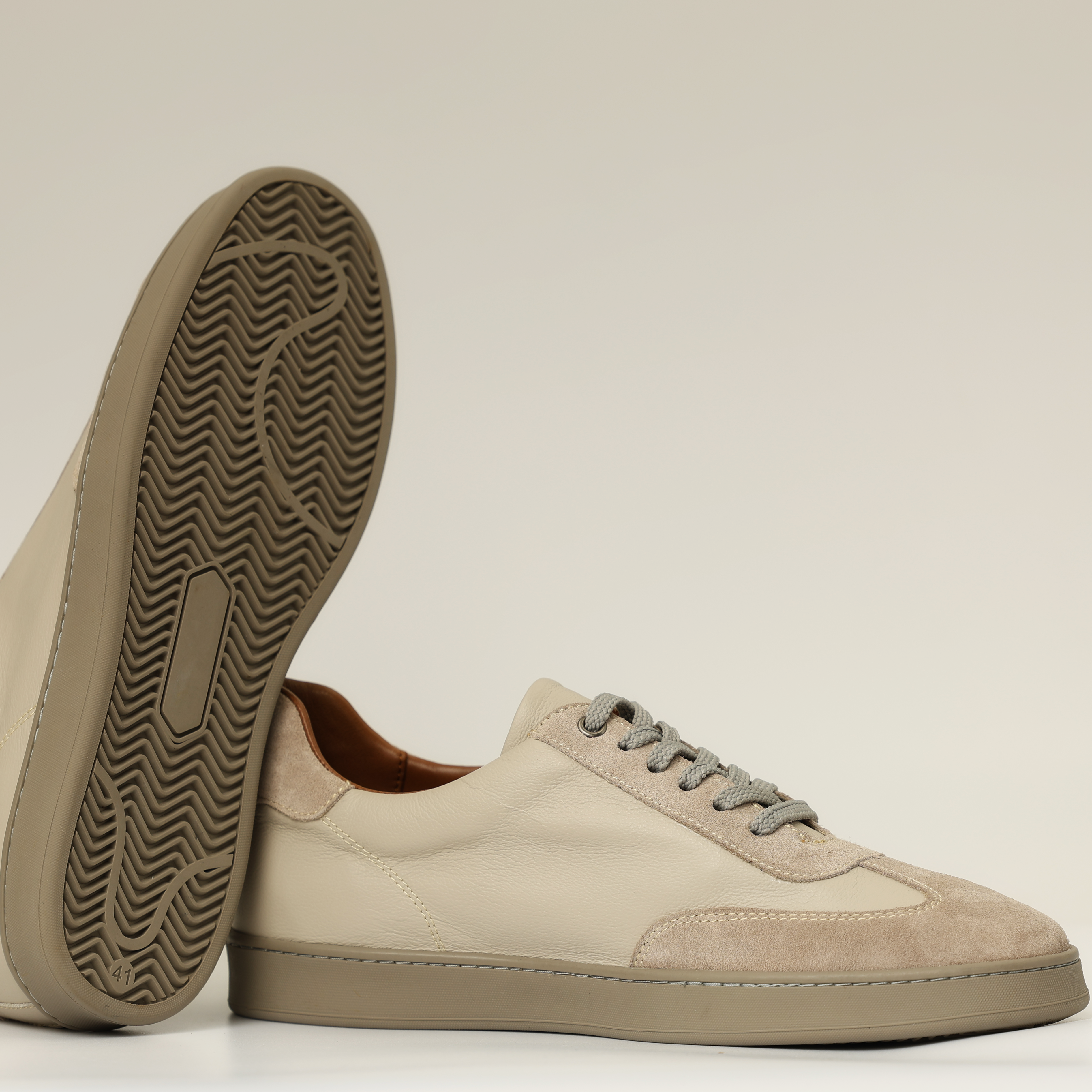Basket Walk en daim 540 (White)